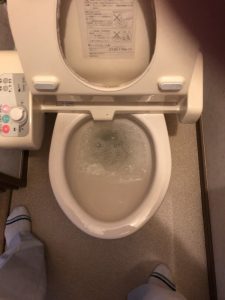 都府　上京区　トイレが流れにくい！？下水詰まってるかも？