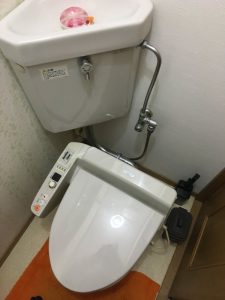 京都市　西京区　ウォシュレットから水が滴る・・・。