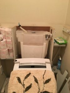 兵庫県　川西市　トイレが詰まって助けて！！