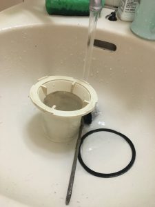 風呂の排水トラップはご自分で・・・。　茨木市