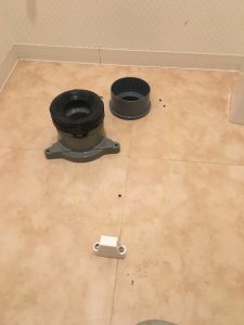 大阪市鶴見区　トイレ交換はこんな感じでやってます