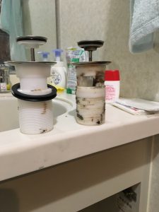 茨木市　洗面の排水トラップの水漏れです。