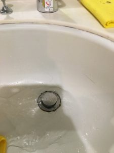 茨木市　洗面の排水トラップの水漏れです。