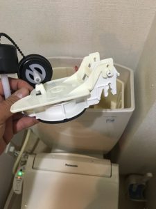 寝屋川市　TOTO　ＳＨ371ＢＡタンクの修理の件