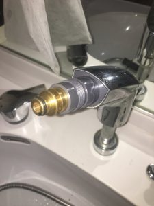 高槻市　MYM洗面蛇口　シャワーホース交換