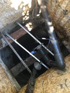 八尾市　井戸ポンプの交換作業
