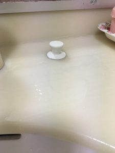 豊中市　南桜塚　洗面排水トラップが割れてる？　水が漏れてきます