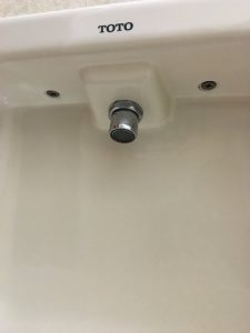 吹田市 TOTO L590 手洗器蛇口修理 交換
