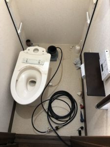 門真市　トイレ詰まり除去！？　カウンター付きトイレ