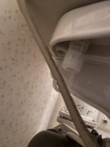 川西市　トイレにパットを落としてしまった・・・　トイレ取り外し