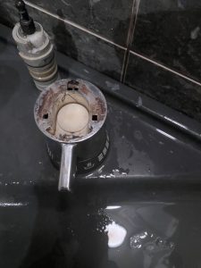 高槻市　お風呂の蛇口切替弁交換　水漏れ修理　トステム　ＩＮＡＸ