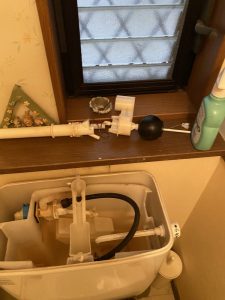 枚方市　INAXのトイレの部品がなくなった　ゴム玉応急修理