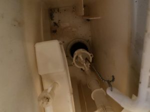 枚方市　INAXのトイレの部品がなくなった　ゴム玉応急修理