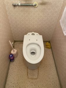 豊中市　便器交換作業　リモデルトイレ施工