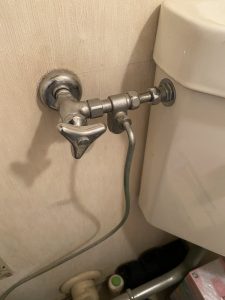 吹田市　トイレの水圧が弱い？　水道管に錆