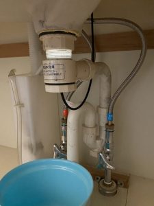 宝塚市　松下　パナソニック　洗面排水水漏れ　トラップ交換