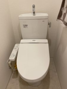 京都市　伏見区　トイレに検尿カップ！？　トイレ取り外し