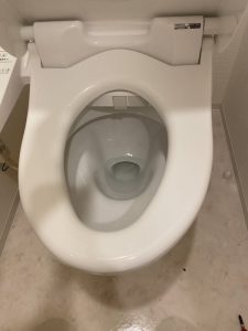 京都市　伏見区　トイレに検尿カップ！？　トイレ取り外し