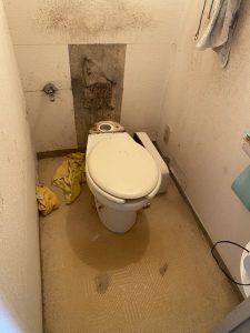 京都市　西京区　マンションのトイレの交換　壁排水