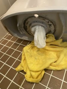 京都市　左京区　トイレにハンドタオル？？　トイレ詰まり