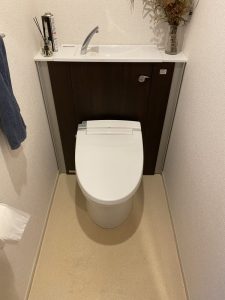 茨木市　トイレにスプレーの蓋が・・・。　トイレ詰まり除去