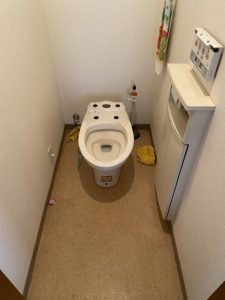 豊中市　トイレの交換工事　一体型トイレ