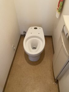 豊中市　トイレの交換工事　一体型トイレ