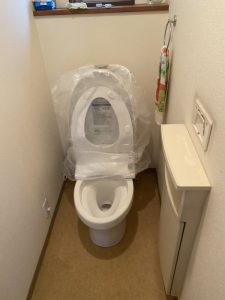 豊中市　トイレの交換工事　一体型トイレ