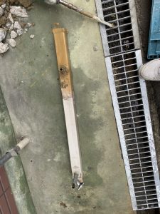 伊丹市　水道メーターが回ってる？　水栓柱水漏れ　水道管破損