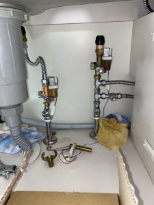茨木市　台所蛇口故障　水漏れ修理　蛇口交換　ハンドシャワータイプ
