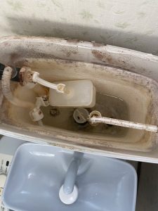 茨木市　トイレ水漏れしてるかもしれない　ボールタップ交換