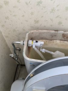 茨木市　トイレ水漏れしてるかもしれない　ボールタップ交換