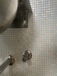 西宮市　トイレ手洗い蛇口水漏れ　蛇口交換