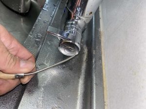 西宮市　台所蛇口修理　浄水用止水弁交換　