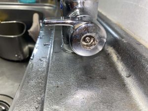 西宮市　台所蛇口修理　浄水用止水弁交換　