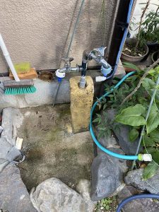 豊中市　外の蛇口の水漏れ　水栓柱　水道管水漏れ