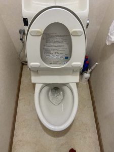 豊中市　トイレ詰まり　物を落とした？　便器取り外し