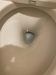 箕面市　トイレ水漏れ　タンク部品修理　ゴムフロート　ボールタップ