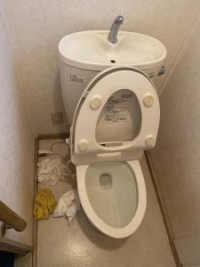 東大阪市　トイレ詰まり　リモデルトイレ　物が落ちてる？