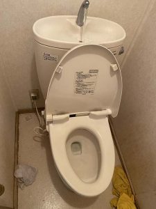 東大阪市　トイレ詰まり　リモデルトイレ　物が落ちてる？