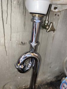 大阪市　西区　洗面手洗い器排水交換　排水トラップ