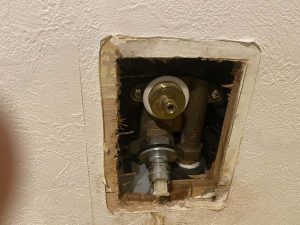 枚方市　洗濯蛇口水漏れ　タブチ　洗濯コンセント　TBC