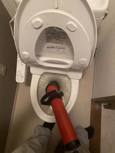 吹田市　トイレ詰まり除去　ローポンプ作業　