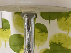 尼崎市　トイレ水漏れ！？　床が濡れてくる？　洗浄管水漏れ