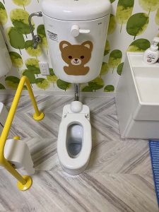 尼崎市　トイレ水漏れ！？　床が濡れてくる？　洗浄管水漏れ