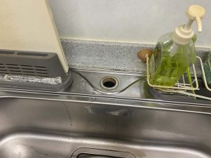 尼崎市　台所の下が水浸し　蛇口水漏れ　蛇口交換