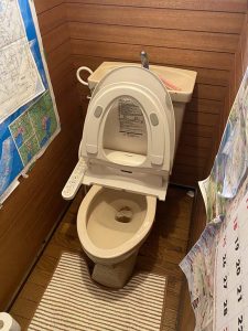 枚方市　トイレ流れが悪い　トイレ脱着調査　尿石