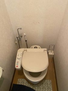 高槻市　トイレの水漏れ　INAX　サイフォン折れてる　トイレの水が止まらない