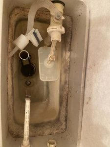 高槻市　トイレの水漏れ　INAX　サイフォン折れてる　トイレの水が止まらない