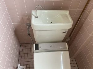 茨木市　トイレ水漏れ　水が止まらない　便器に水漏れ　ボールタップ